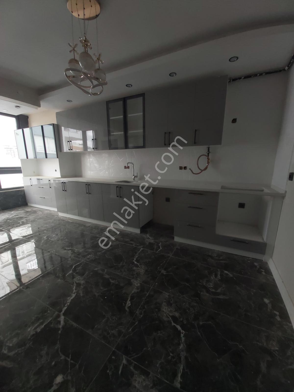 Mahfesığmazda Geniş Ultra Lüks İçi Yapılı 4+1 Satılık Daire — fotoğraf 6