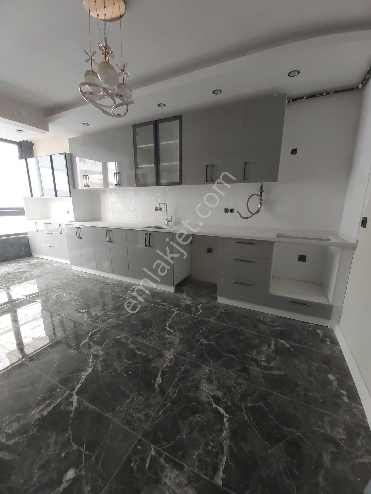 Mahfesığmazda Geniş Ultra Lüks İçi Yapılı 4+1 Satılık Daire — fotoğraf 7