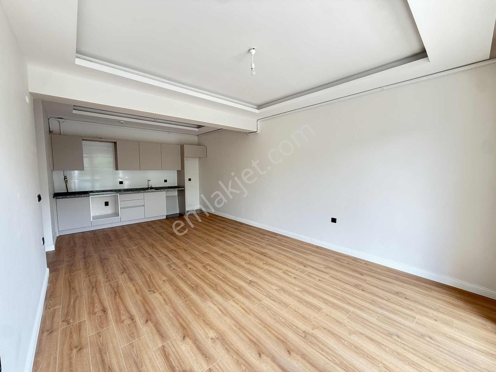 Re/max Nadirden Aksu Plazada Hastane Karşısı 1+1 Satılık Daire — fotoğraf 2