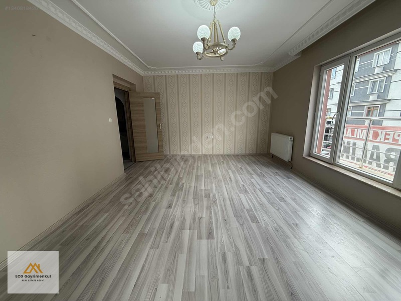 Engincan Gül'den; Saray İlkokula 2dk 1. Kat, Temiz Kiralık Daire — fotoğraf 4
