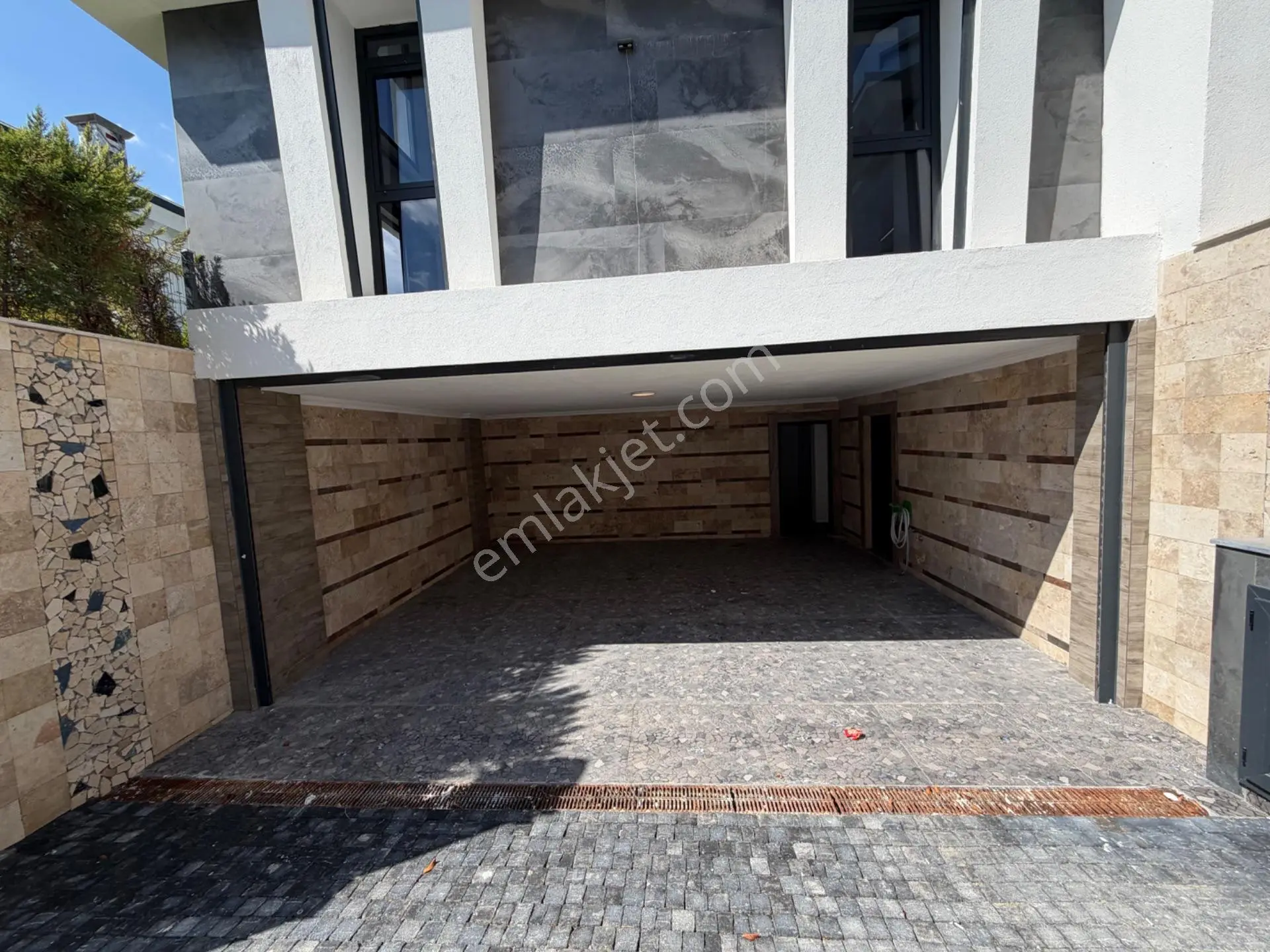 Kuşadası’nda Satılık Saunalı Hamamlı Spor Salonu Kapalı Garajlı Villa — fotoğraf 26