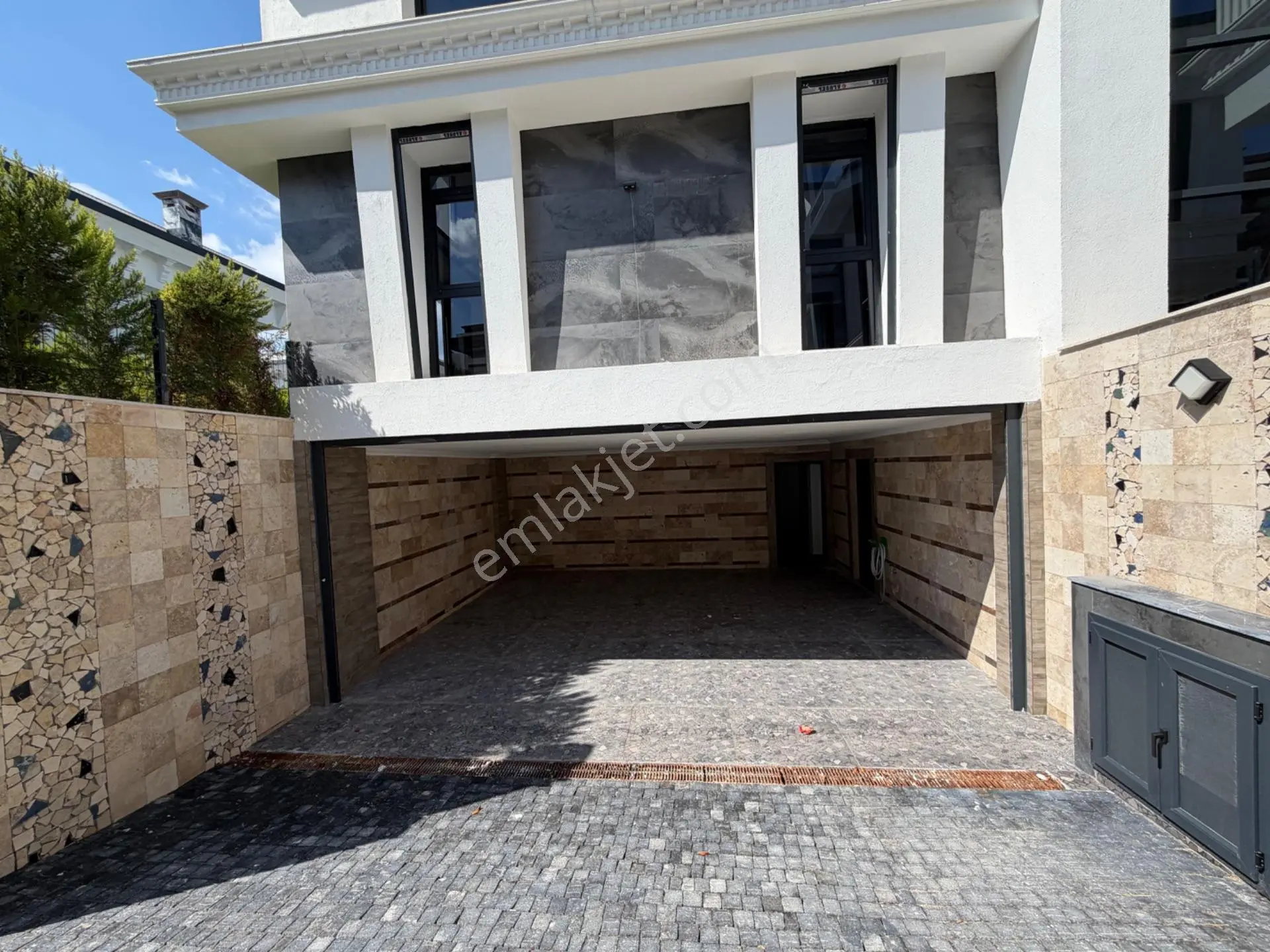 Kuşadası’nda Satılık Saunalı Hamamlı Spor Salonu Kapalı Garajlı Villa — fotoğraf 28