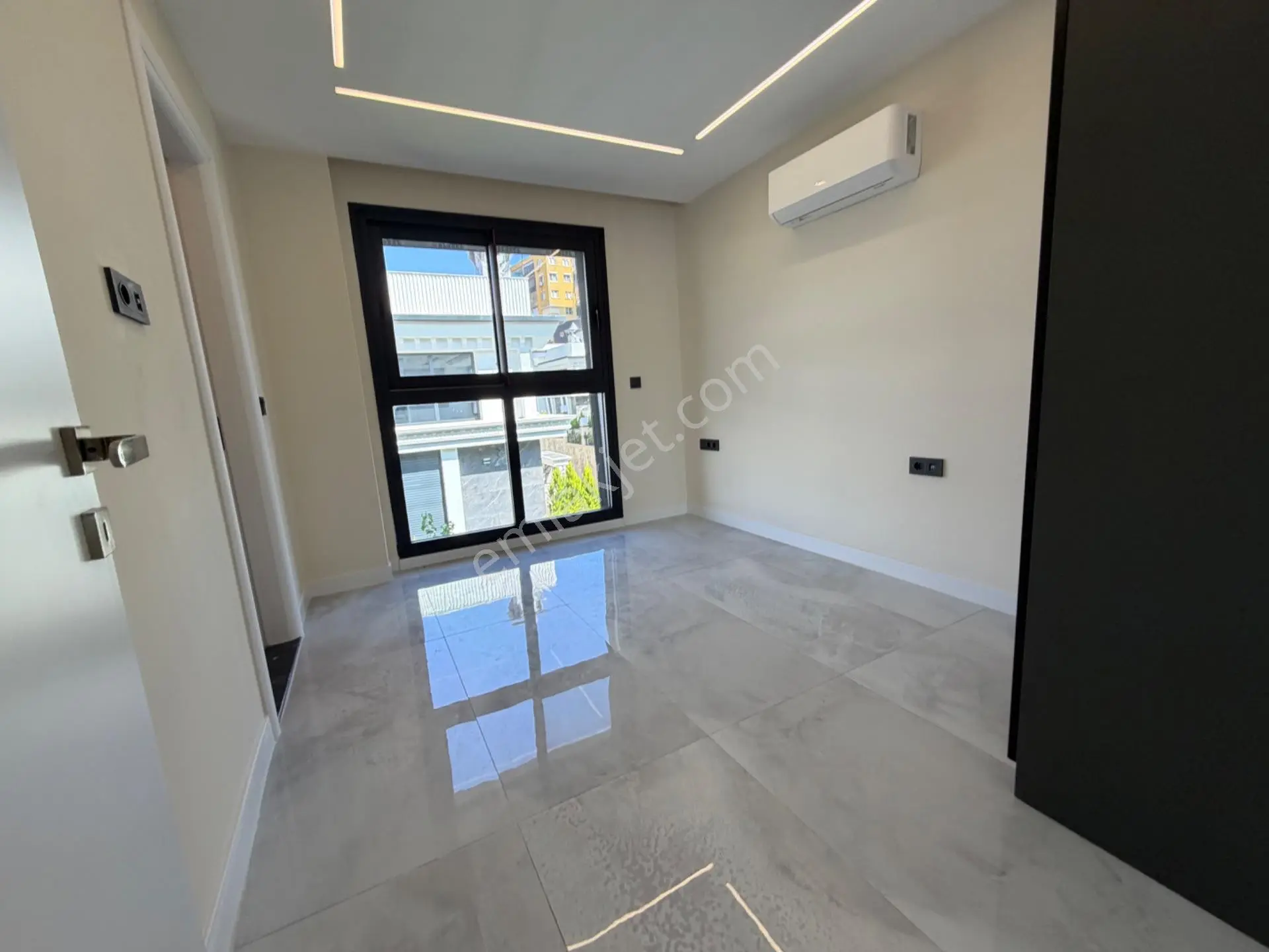 Kuşadası’nda Satılık Saunalı Hamamlı Spor Salonu Kapalı Garajlı Villa — fotoğraf 32