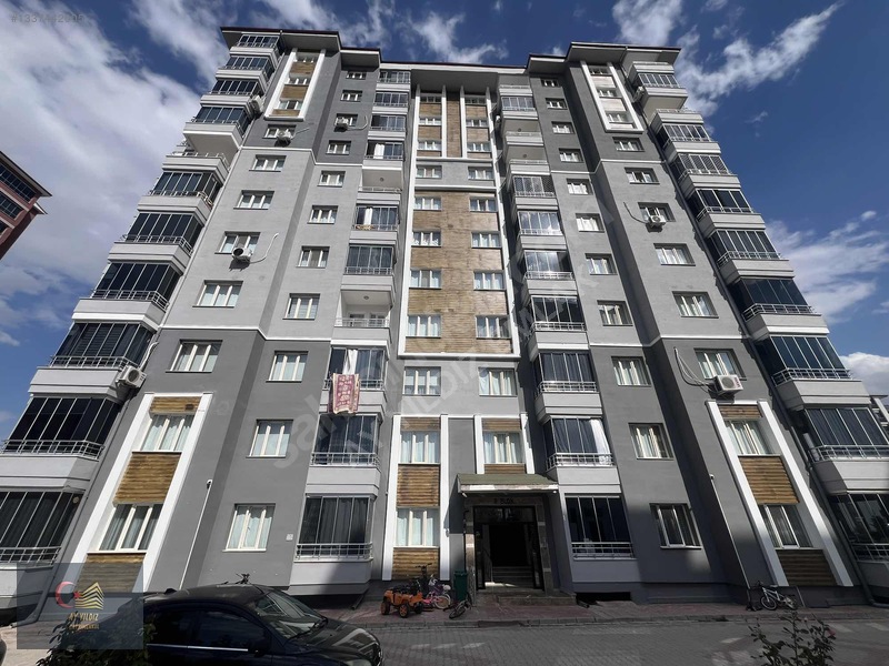 Ayyıldızdan Çiftlik Cad Satılık Fırsat Daire 4+1 Arakat