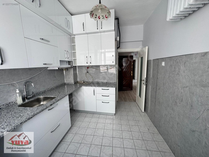 Doktorlar Cad.üzeri 100 M² Ara Kat-ön Cephe Kiralık 2+1 Daire — fotoğraf 6