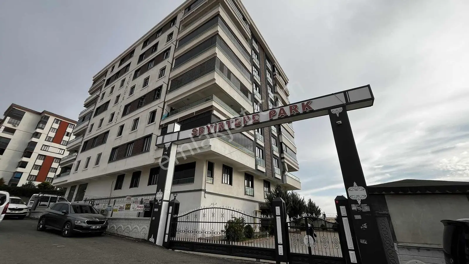 Seyir Tepe Sitesinde Satılık Lüks 3+1 Daire