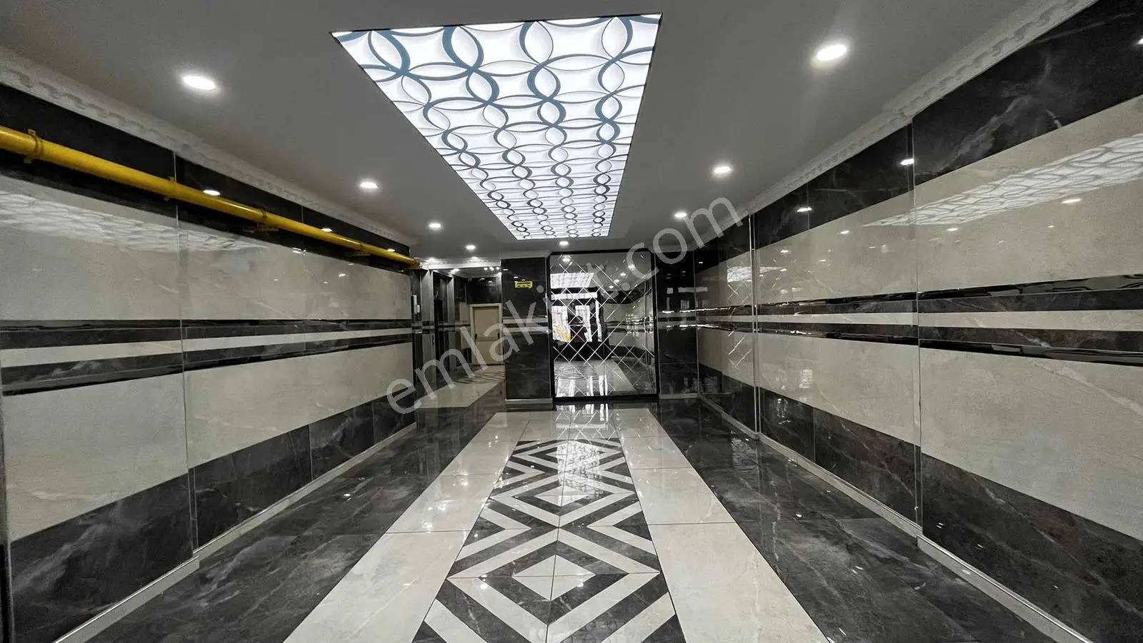 Seyir Tepe Sitesinde Satılık Lüks 3+1 Daire — fotoğraf 2