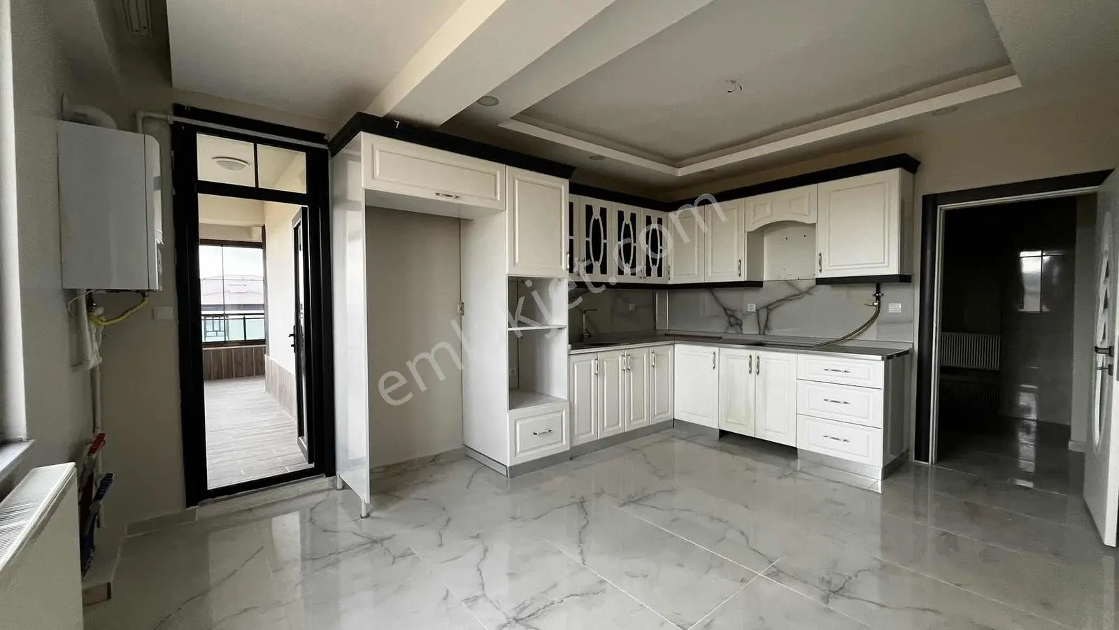 Seyir Tepe Sitesinde Satılık Lüks 3+1 Daire — fotoğraf 6