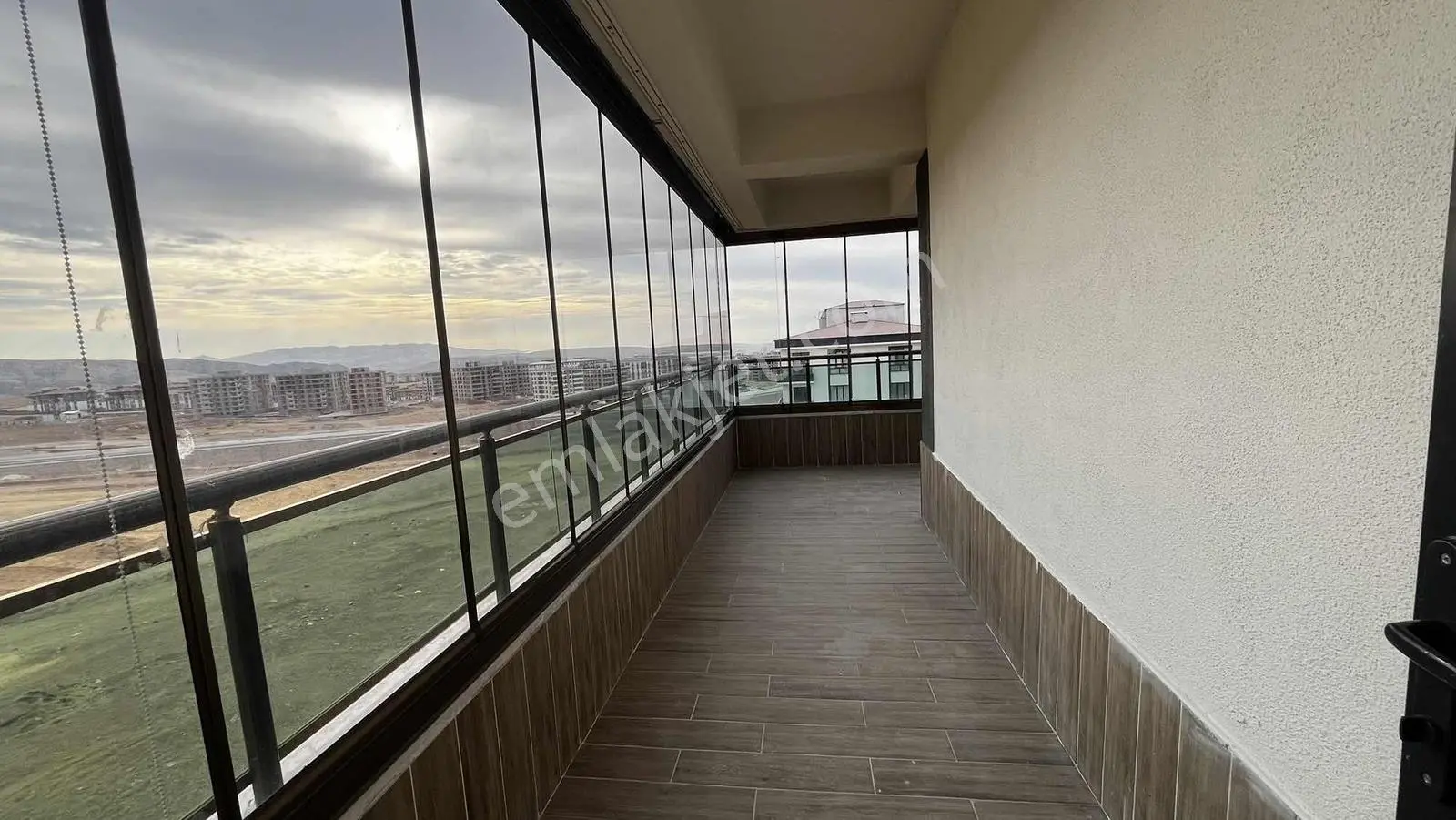 Seyir Tepe Sitesinde Satılık Lüks 3+1 Daire — fotoğraf 11
