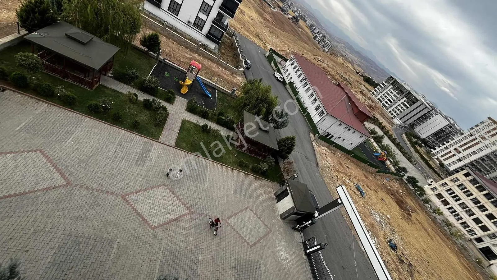 Seyir Tepe Sitesinde Satılık Lüks 3+1 Daire — fotoğraf 27
