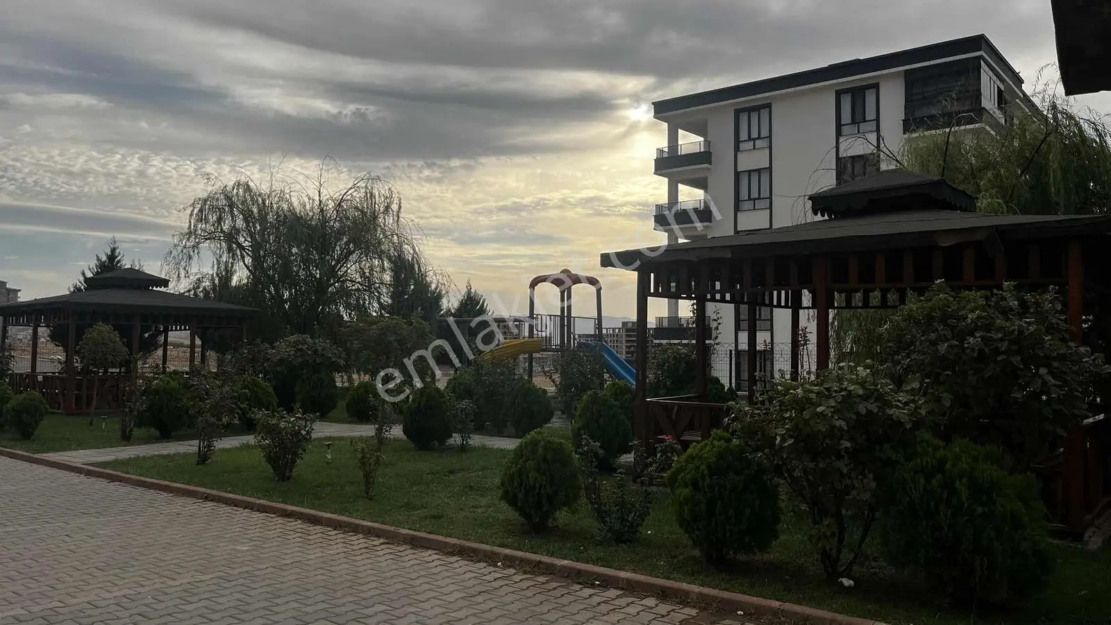 Seyir Tepe Sitesinde Satılık Lüks 3+1 Daire — fotoğraf 31