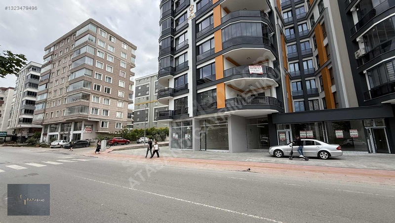 Atakent Çağaloğlunda Kiralık Prestijli 320m² Köşebaşı Dükkan — fotoğraf 5