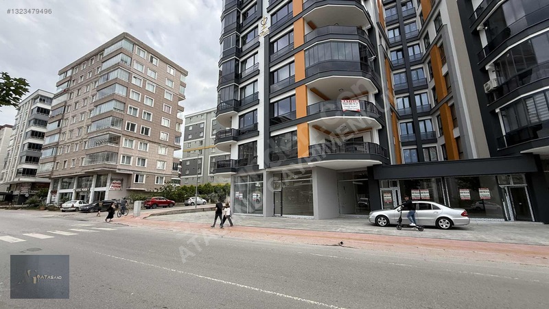 Atakent Çağaloğlunda Kiralık Prestijli 320m² Köşebaşı Dükkan — fotoğraf 6