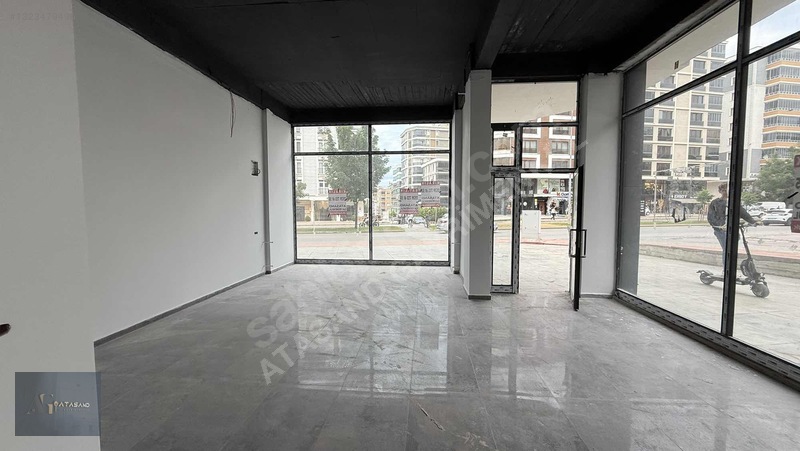 Atakent Çağaloğlunda Kiralık Prestijli 320m² Köşebaşı Dükkan — fotoğraf 9