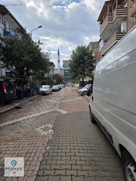 İzmit Çarşı Kadıköyde İhtiyaçtan Wc - Mutfaklı Satılık Dükkan — fotoğraf 2