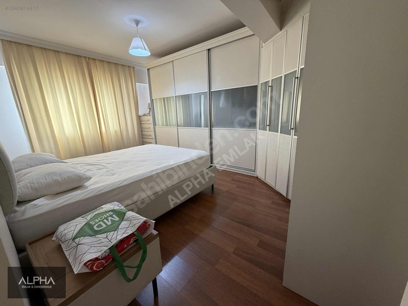 Alpha Emlak'tan Merkezi Konumda Eşyalı Kiralık 3+1 Daire — fotoğraf 5