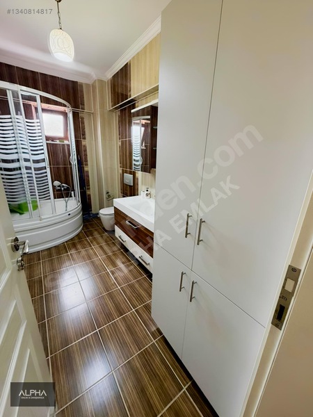 Alpha Emlak'tan Merkezi Konumda Eşyalı Kiralık 3+1 Daire — fotoğraf 7