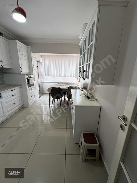 Alpha Emlak'tan Merkezi Konumda Eşyalı Kiralık 3+1 Daire — fotoğraf 11