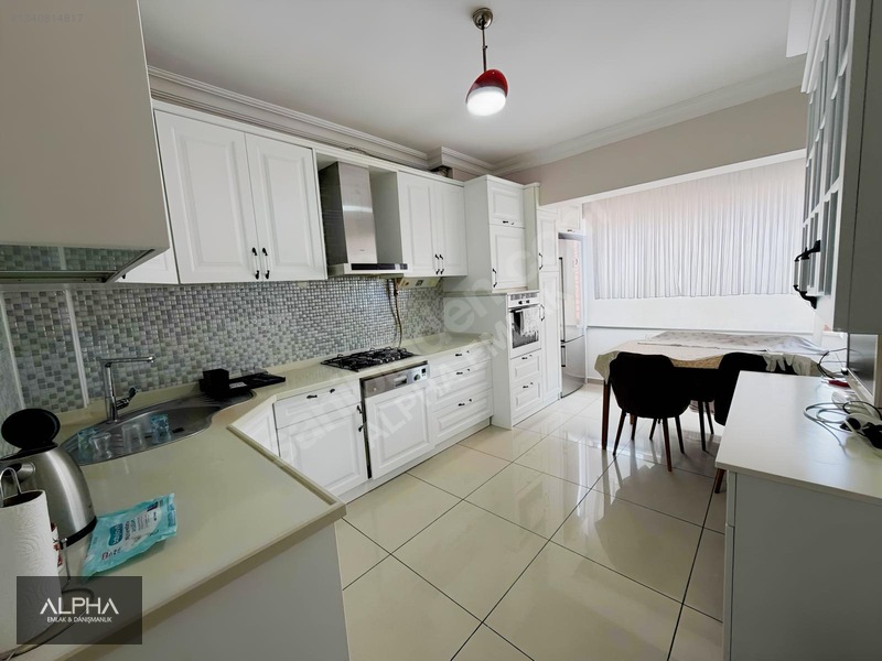 Alpha Emlak'tan Merkezi Konumda Eşyalı Kiralık 3+1 Daire — fotoğraf 15