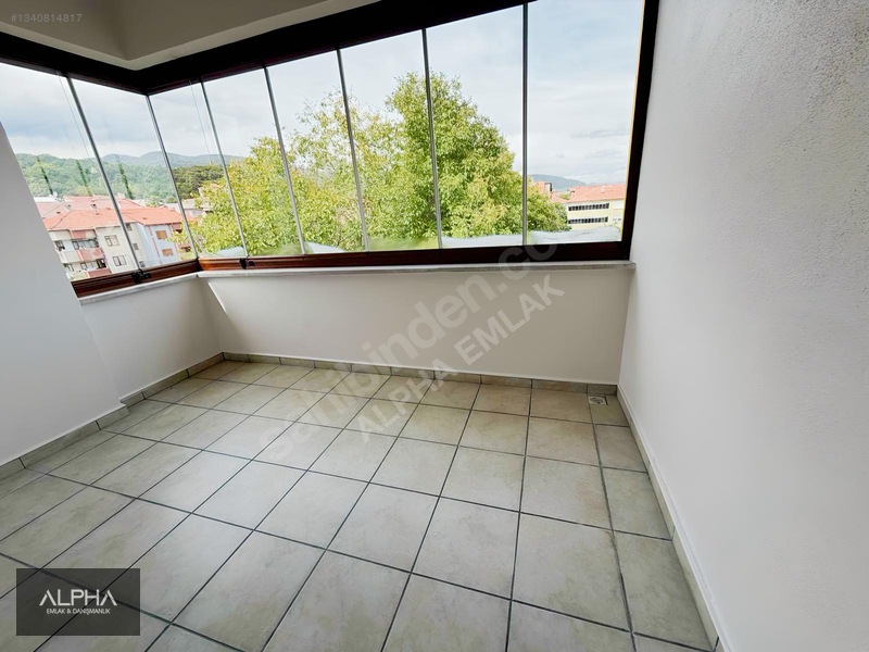 Alpha Emlak'tan Merkezi Konumda Eşyalı Kiralık 3+1 Daire — fotoğraf 17