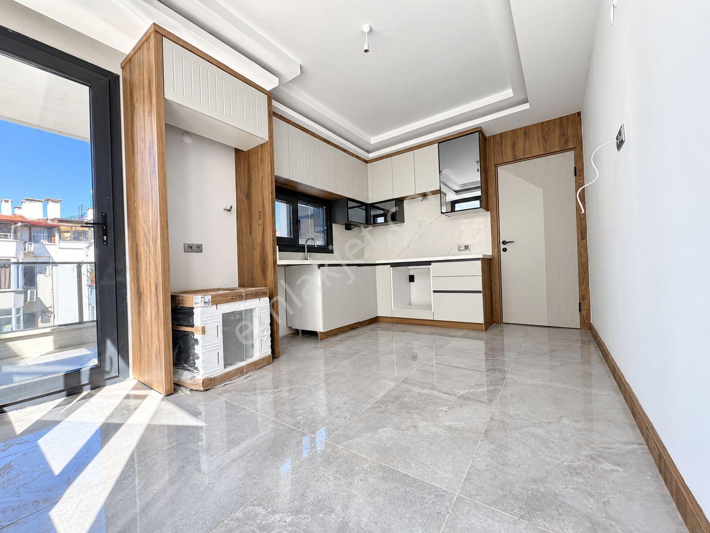 Yükselden Altınkumda Yerden Isıtma Asansörlü 3+1 Daire