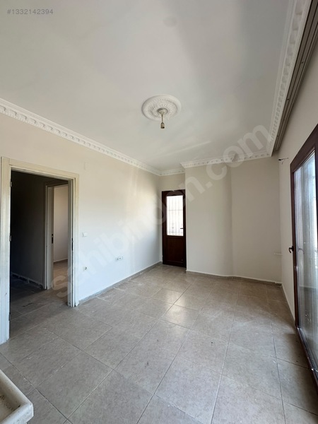 Meydan Mahallesi'nde Üniversiteye Yakın Satılık Zemin 1+1 Daire — fotoğraf 4