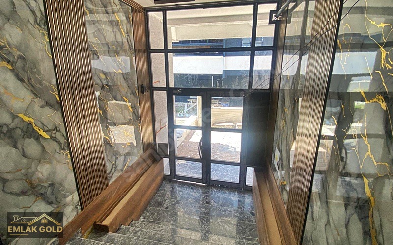 Emlak Gold'Dan Menderes Mah.De 3+1 Y.Giriş 105M2 Daire Fırsatı