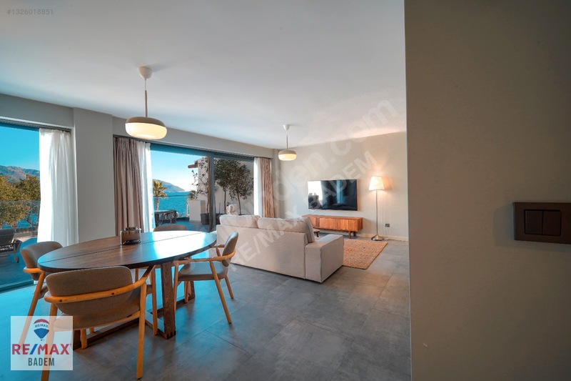 Marmaris Uzunyalı'da Denize Sıfır Satılık İşyeri Ve Ev (325m2) — fotoğraf 31