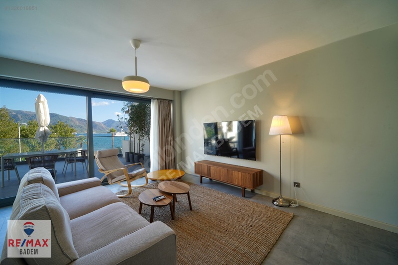 Marmaris Uzunyalı'da Denize Sıfır Satılık İşyeri Ve Ev (325m2) — fotoğraf 33