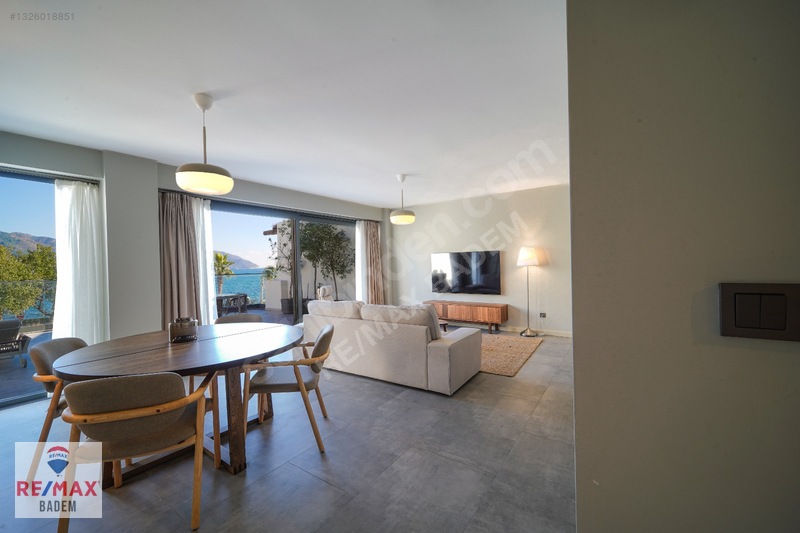 Marmaris Uzunyalı'da Denize Sıfır Satılık İşyeri Ve Ev (325m2) — fotoğraf 34