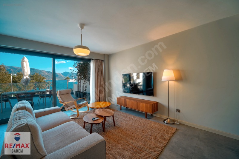 Marmaris Uzunyalı'da Denize Sıfır Satılık İşyeri Ve Ev (325m2) — fotoğraf 36
