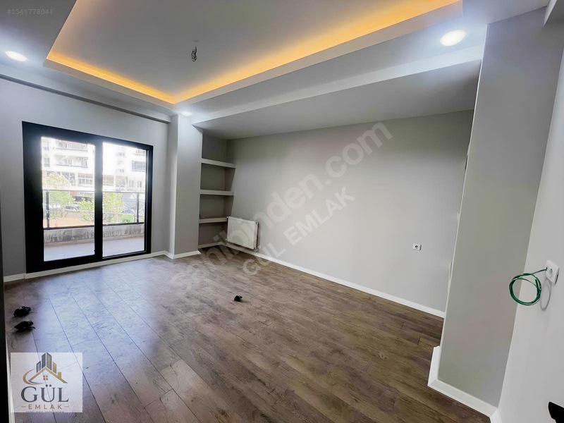 Gül Emlak'tan Eski Hastane Cad.satılık Sıfır 2+1 Daire — fotoğraf 5