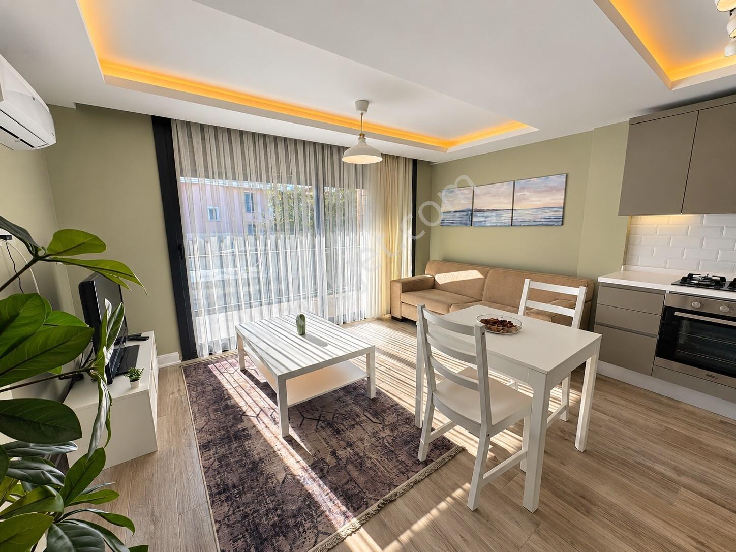 Umas Solutıon'Dan Denize 50 Metre 2+1 Daire