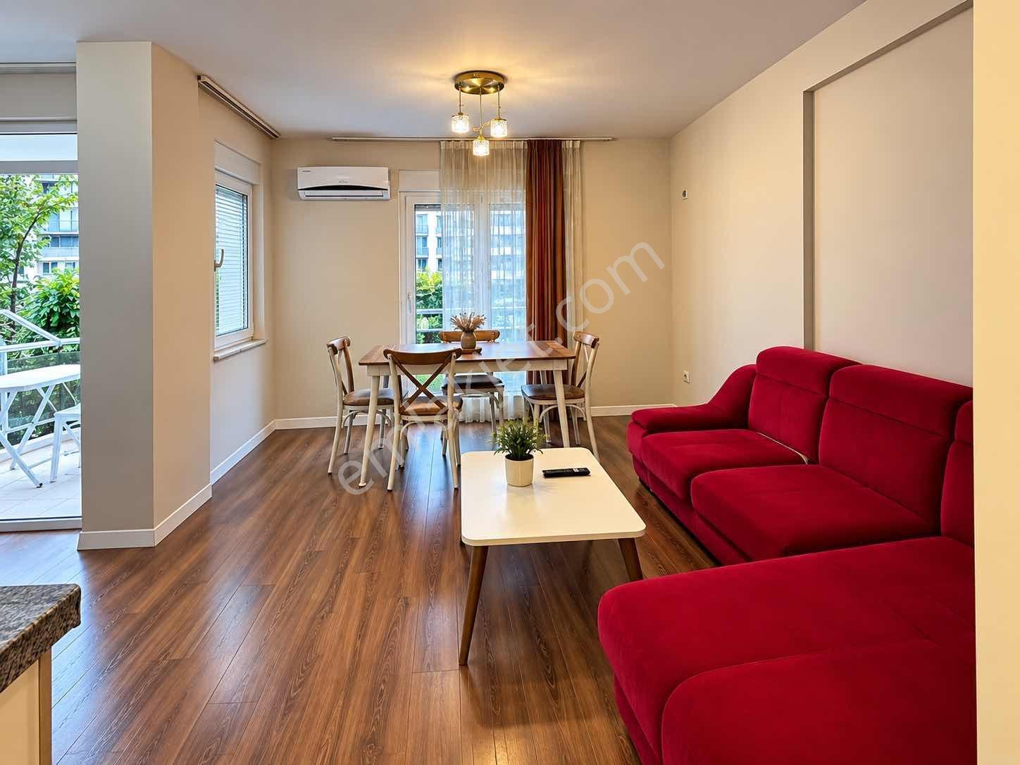 Katta Yüzme Havuzlu Ful Eşyalı Satılık Geniş 1+1 — fotoğraf 3