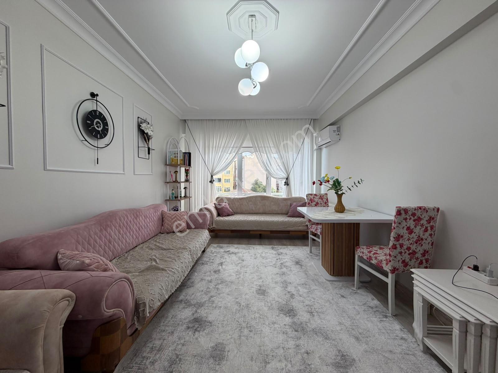 Çorlu Merkezde Ara Kat Ön Cepe Masrafsız Daire