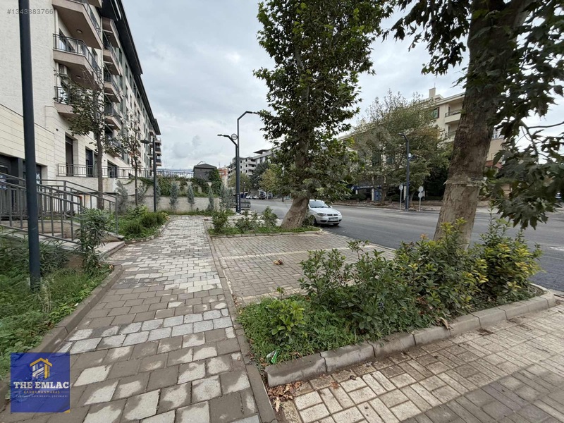 The Emlac-İstiklal Üni.Karşısı Ana Cadde K1 Kiralık İş Yeri