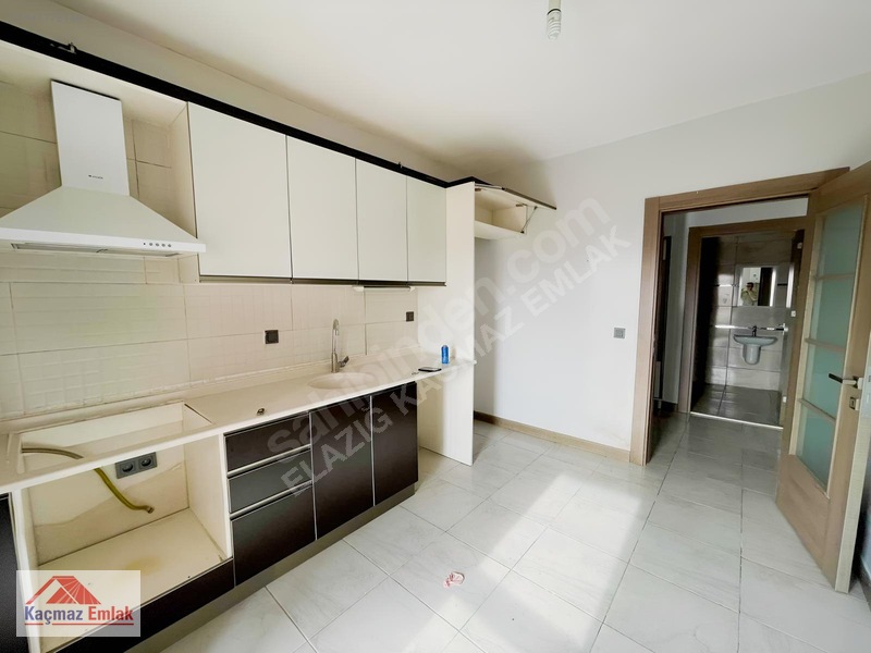 Kaçmaz Emlak'tan Güney Kent Tokiler De Arakat 3+1 Daire — fotoğraf 4
