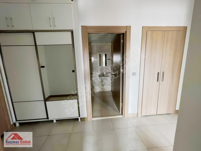 Kaçmaz Emlak'tan Güney Kent Tokiler De Arakat 3+1 Daire — fotoğraf 6