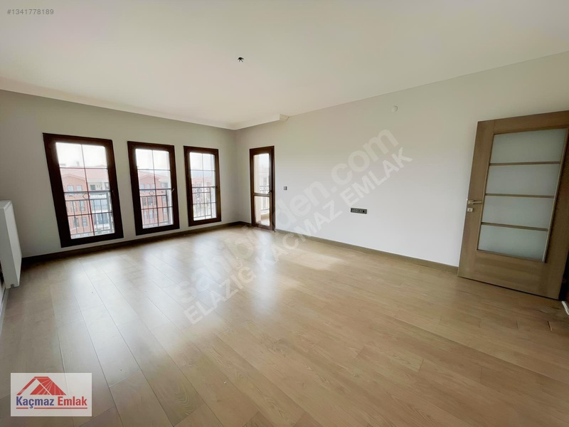 Kaçmaz Emlak'tan Güney Kent Tokiler De Arakat 3+1 Daire — fotoğraf 9