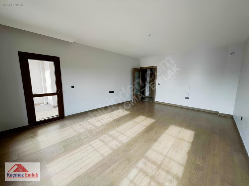 Kaçmaz Emlak'tan Güney Kent Tokiler De Arakat 3+1 Daire — fotoğraf 10