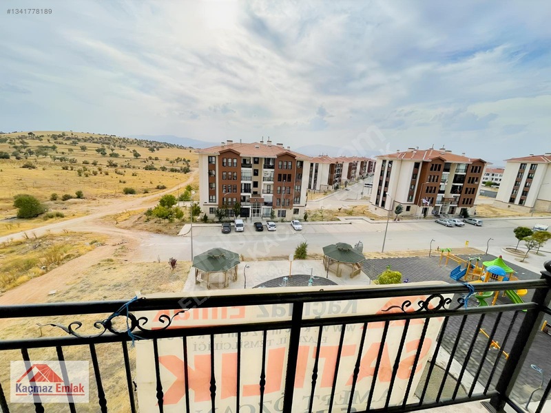 Kaçmaz Emlak'tan Güney Kent Tokiler De Arakat 3+1 Daire — fotoğraf 12