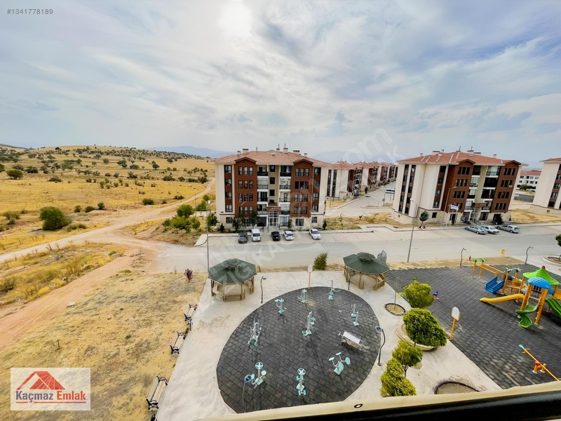 Kaçmaz Emlak'tan Güney Kent Tokiler De Arakat 3+1 Daire — fotoğraf 13