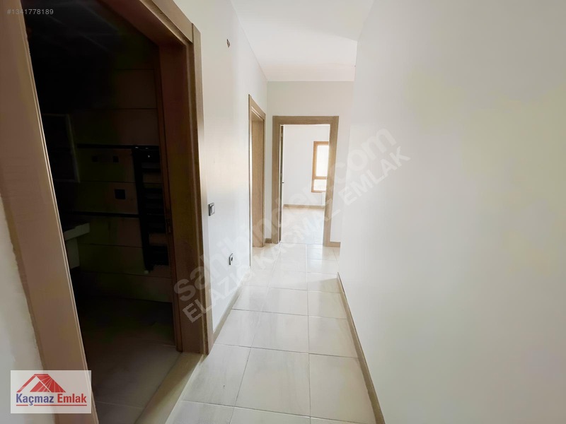 Kaçmaz Emlak'tan Güney Kent Tokiler De Arakat 3+1 Daire — fotoğraf 16