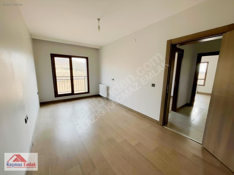 Kaçmaz Emlak'tan Güney Kent Tokiler De Arakat 3+1 Daire — fotoğraf 19