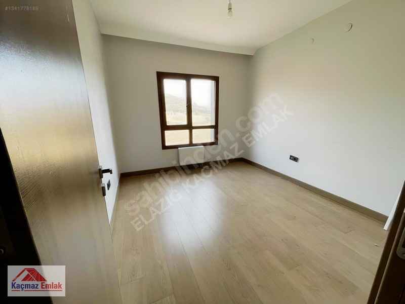 Kaçmaz Emlak'tan Güney Kent Tokiler De Arakat 3+1 Daire — fotoğraf 21