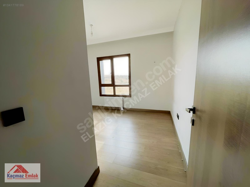Kaçmaz Emlak'tan Güney Kent Tokiler De Arakat 3+1 Daire — fotoğraf 24