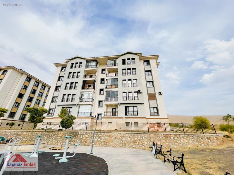 Kaçmaz Emlak'tan Güney Kent Tokiler De Arakat 3+1 Daire — fotoğraf 27