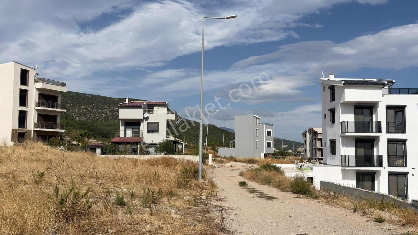 Deniz Manzaralı Mükemmel Konumlu 2.5 Kat Villa Arsası — fotoğraf 7
