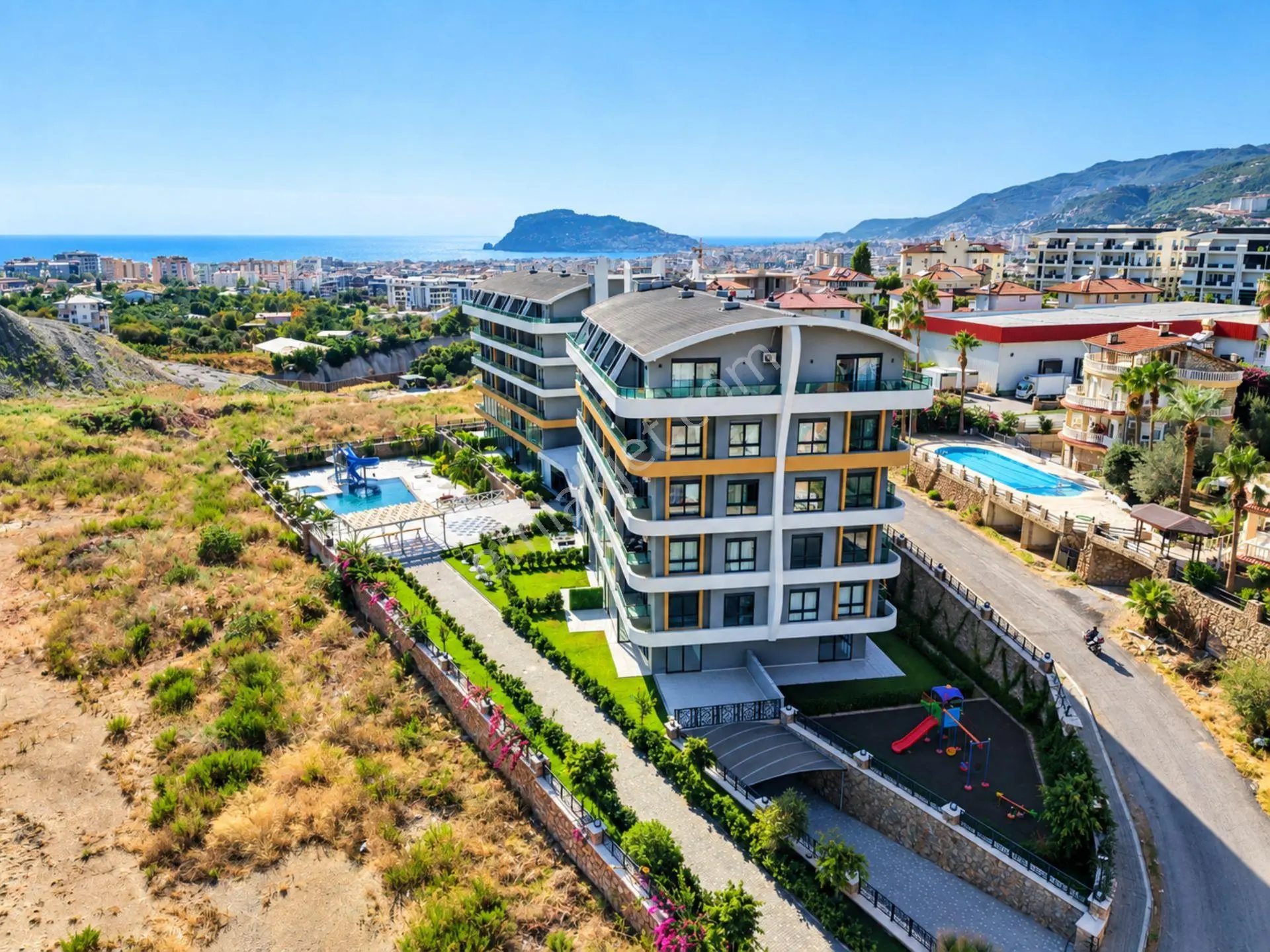 Alanya Oba'da Satılık Ful Eşyalı Deniz Ve Havuz Manzaralı 1+1 Daire — fotoğraf 2