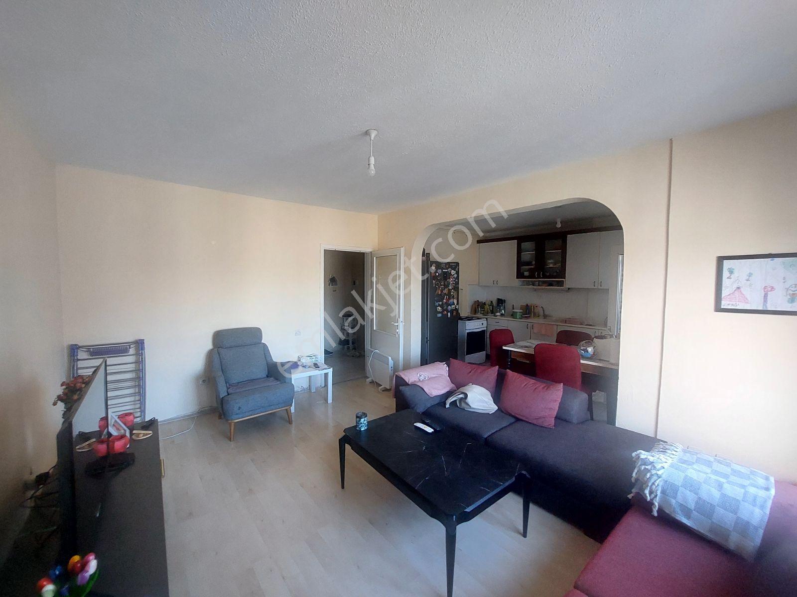 Emlak Bankası 3. Etaplarda 1+1 Satılık Daire — fotoğraf 3